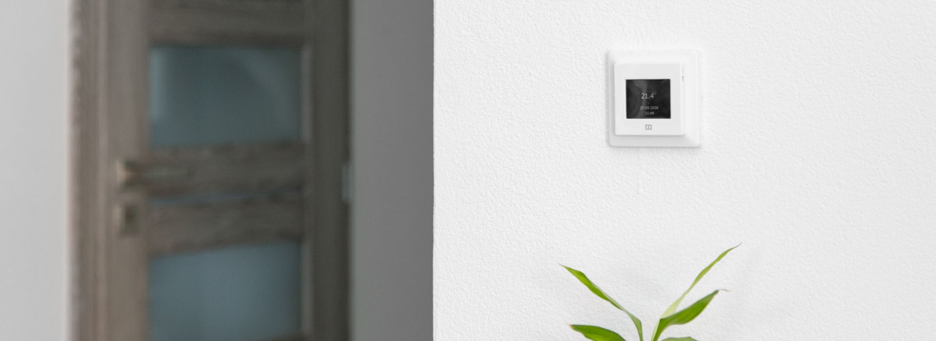 Pokojové termostaty pro podlahové topení – srovnání generací