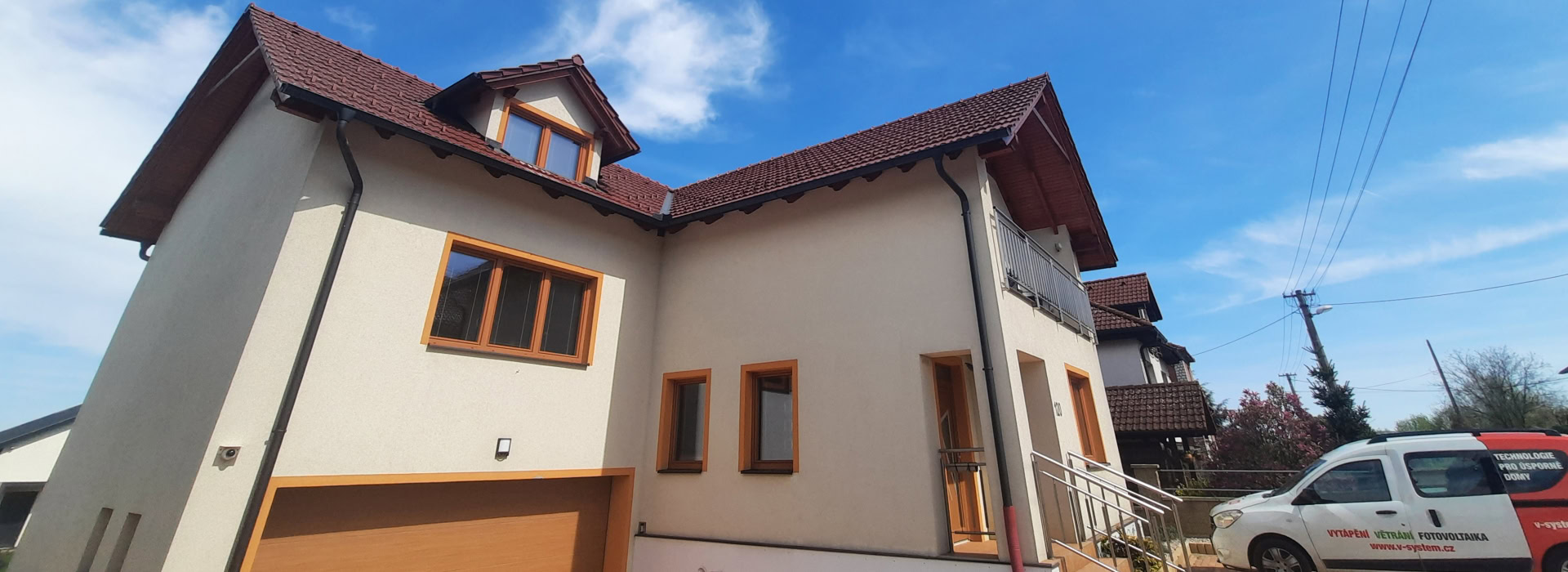 Hybridní fotovoltaická elektrárna s baterií na Třebíčsku